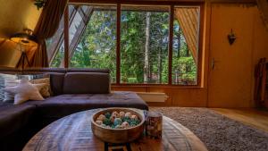Posezení v ubytování Forest House Stella - A frame cabin