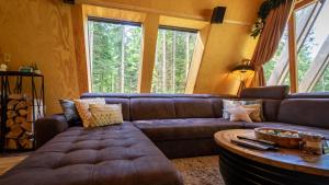 Posezení v ubytování Forest House Stella - A frame cabin