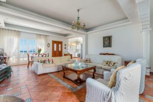 Χώρος καθιστικού στο Akrothea Villa Skopelos