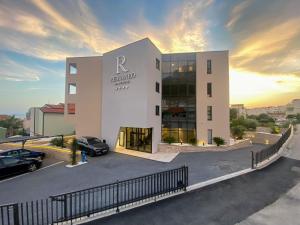 Budova, kde se aparthotel nachází