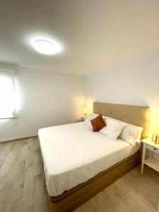 A bed or beds in a room at Piso Azonaicas Centro Tendillas