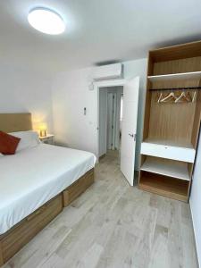 A bed or beds in a room at Piso Azonaicas Centro Tendillas