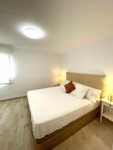 A bed or beds in a room at Piso Azonaicas Centro Tendillas