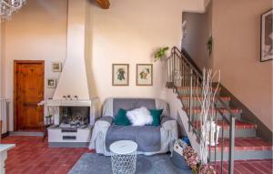A seating area at Cozy Home In Barberino Del Mugello