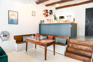 Posedenie v ubytovaní Le Fortia II - Appartement Vieux-Port