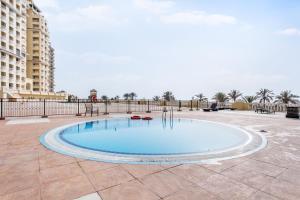 Bazén v ubytování Live and experience a stunning Sea View Studio nebo v jeho okolí