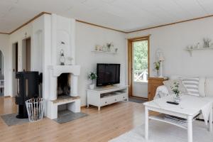 Photo de la galerie de l'établissement Nice cottage in Sjuhult with proximity to Lake Rymmen, à Rydaholm