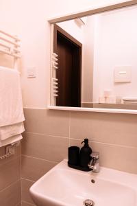 Bathroom sa B 204, apartments in the heart of Budapest