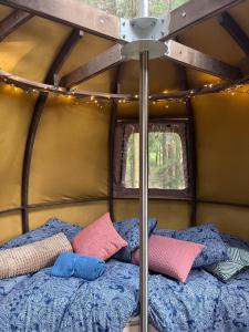 Φωτογραφία από το άλμπουμ του Nature calls - tree tent 2 σε Būtingė