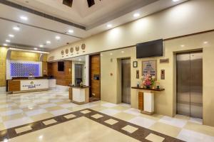 Kuchyň nebo kuchyňský kout v ubytování Golden Tulip New Delhi - Hari Nagar