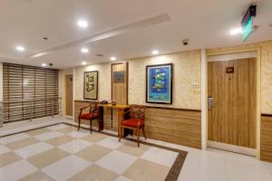 Posezení v ubytování Golden Tulip New Delhi - Hari Nagar