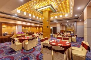Restaurace v ubytování Golden Tulip New Delhi - Hari Nagar