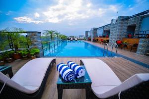 Bazén v ubytování Cygnett Inn Sea View nebo v jeho okolí