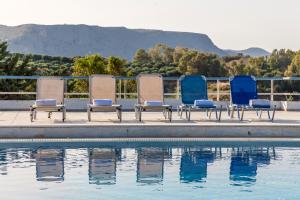 Poolen vid eller i närheten av Serenity Villa with pool, Kalesa Heraklion