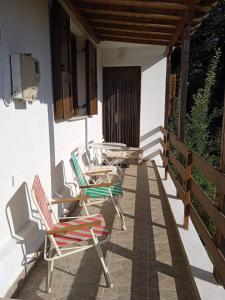 Balkón nebo terasa v ubytování Maro's Guesthouse + 31 fotografií