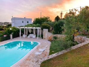 The swimming pool at or close to TENUTA MONTANARO
