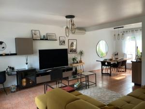 Fotografia z galérie ubytovania Proche Paris et Disney Maison 90 M2 CLIMATISÉ bord de Marne v destinácii Gournay-sur-Marne + 37 fotografií