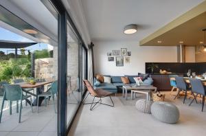 Khu vực ghế ngồi tại Villa Monte Grosso 2