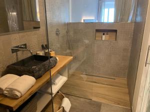 A bathroom at Albergo Ristorante Montebaldo