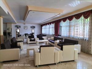 A seating area at Akasia Resort Hotel