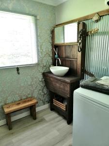 Koupelna v ubytování Pickled Pigeon Cottage