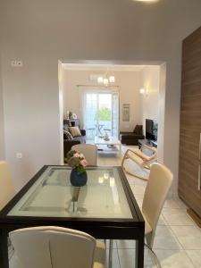 Galería fotográfica de Amalthia Apartment Milos, Adamas Town center en Adamas 18 fotos más