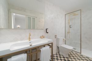 A bathroom at Boutique Hotel Cordial La Niña de Vegueta