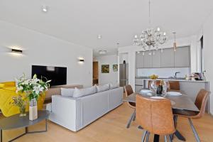 TV a/nebo společenská místnost v ubytování Apartments Villa Zara