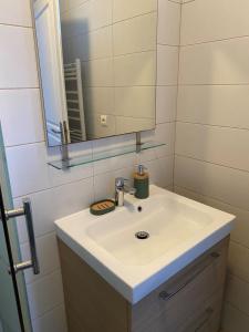 Zdjęcie z galerii obiektu Charmant appartement à thème proche Paris w mieście Montreuil
