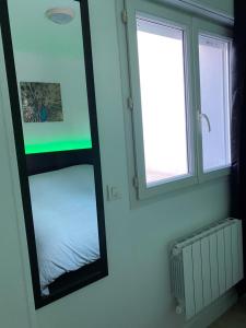 Fotografia z galérie ubytovania Charmant appartement à thème proche Paris v destinácii Montreuil