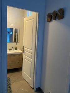Zdjęcie z galerii obiektu Charmant appartement à thème proche Paris w mieście Montreuil