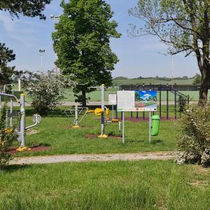 Plac zabaw dla dzieci w obiekcie Tiny House