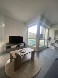Μια τηλεόραση ή/και κέντρο ψυχαγωγίας στο Les Baux-Beaux