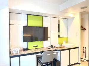 Dapur atau dapur kecil di Henn na Hotel Osaka Shinsaibashi