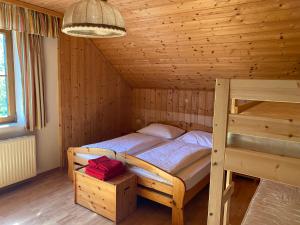 Postel nebo postele na pokoji v ubytování Bauernhof Plachl
