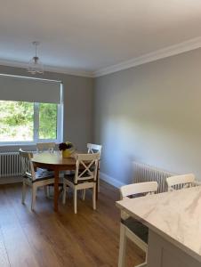 Foto sihtkohas Rivers Town asuva majutusasutuse Redhills Mohill galeriist +7 fotot