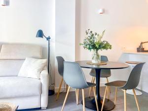 Posedenie v ubytovaní OleHolidays 406 Loft Romana Playa junto al mar