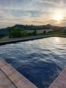 Bazén v ubytování Agriturismo Portoreschi nebo v jeho okolí