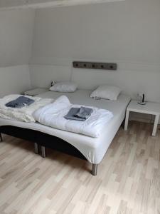 Letto o letti in una camera di 210 m2 hus til 8 gæster - 5 km fra nyt stort vandland