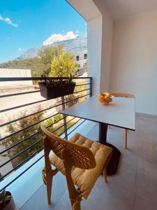 Balkón nebo terasa v ubytování Mediteran