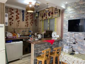A kitchen or kitchenette at Amazing Sea View 2 bedroom apartment