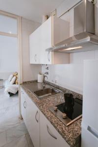 Fotografie z fotogalerie ubytování Complete studio with terrace - 1Bth- La Giralda v destinaci Seville