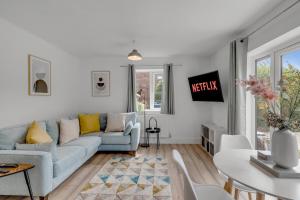 TV a/nebo společenská místnost v ubytování New Family & Contractor Home Lyhart Rd