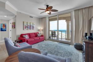 Posezení v ubytování Portofino Tower 3-1808 Stunning Beachfront National Seashore Views + 40 fotografií