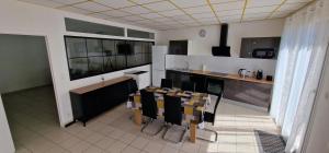 Fotografia z galérie ubytovania Aerouant - Maison spacieuse pour 8 personnes sur 3 étages Idéal famille amis entreprises v destinácii Brest