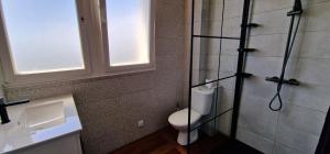 Fotografia z galérie ubytovania Aerouant - Maison spacieuse pour 8 personnes sur 3 étages Idéal famille amis entreprises v destinácii Brest