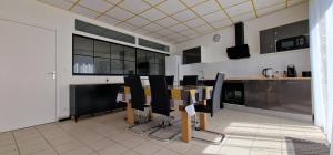 Fotografia z galérie ubytovania Aerouant - Maison spacieuse pour 8 personnes sur 3 étages Idéal famille amis entreprises v destinácii Brest