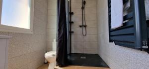 Fotografia z galérie ubytovania Aerouant - Maison spacieuse pour 8 personnes sur 3 étages Idéal famille amis entreprises v destinácii Brest