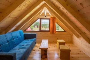 Prostor za sedenje u objektu Maple village