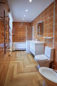 Ванная комната в Exclusive OldNew apartments in city center
